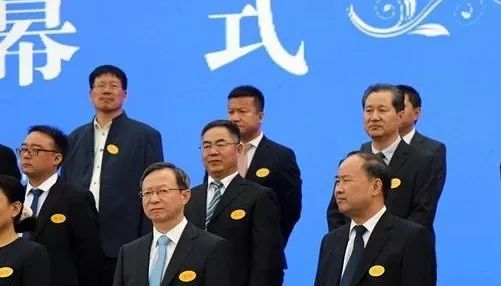 华英亮相畜博会 成就闪耀大郑州