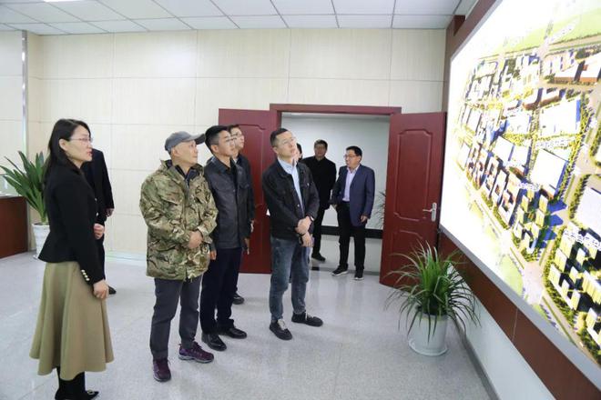 探访华英发展路——网络名人走进华英农业