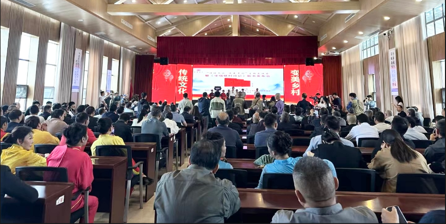 《宋瑞驻村日记2012—2022》新书发布会在息县路口乡湾柳树村开幕 中国农民丰收节暨第三届乡村电商节同时在此举办   