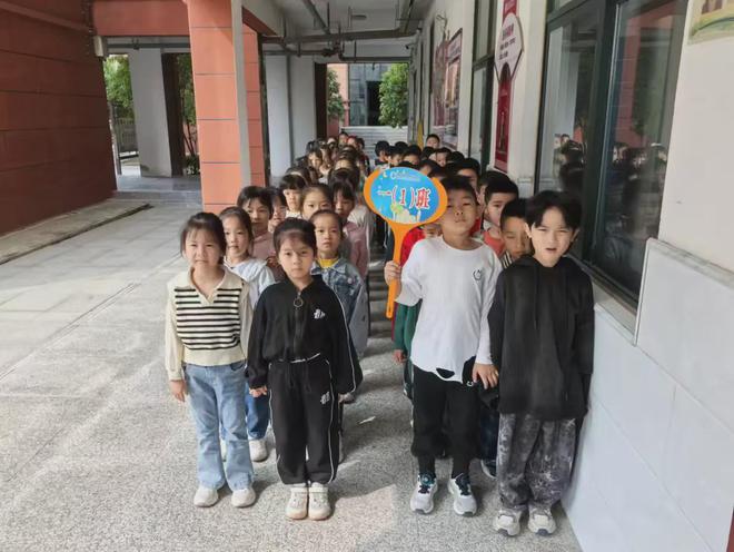 花香伴书香 阅读伴我行 息县第十一小学北校区集体阅读活动
