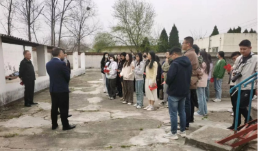 治污现场变“环保课堂”——潢川县第三批“99360”青年人才到华英公司零距离参观污水处理站