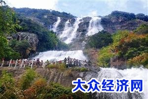 岭南秋意浓 山林如彩绘（图）
